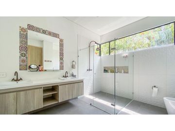 Venta de casa en exclusiva urbanización de Llano Grande Antioquia