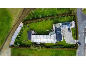 Venta de casa en exclusiva urbanización de Llano Grande Antioquia