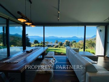 CASA CON VISTA Y ACCESO AL LAGO