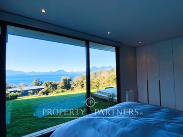 CASA CON VISTA Y ACCESO AL LAGO