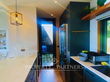 CASA CON VISTA Y ACCESO AL LAGO