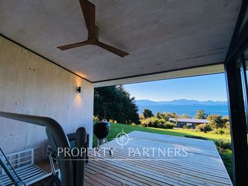 CASA CON VISTA Y ACCESO AL LAGO