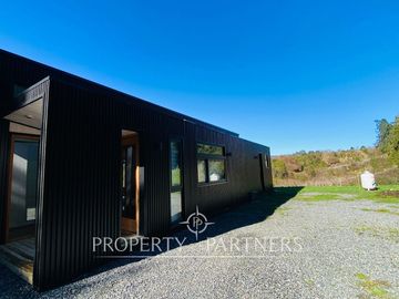 CASA CON VISTA Y ACCESO AL LAGO