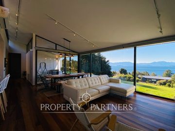 CASA CON VISTA Y ACCESO AL LAGO
