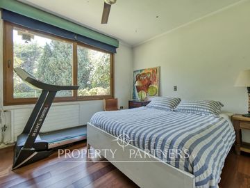 Amplia y Acogedora casa en venta, La Reina, rodeada de naturaleza