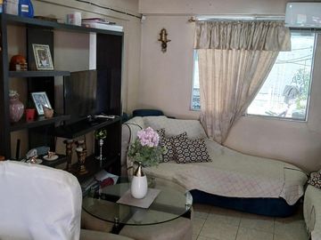 VENTA CASA URB. BEATA MERCEDES MOLINA (RS)