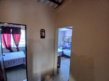 VENTA CASA URB. BEATA MERCEDES MOLINA (RS)