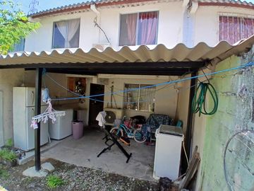 VENTA CASA URB. BEATA MERCEDES MOLINA (RS)