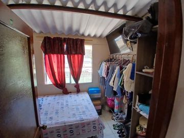 VENTA CASA URB. BEATA MERCEDES MOLINA (RS)
