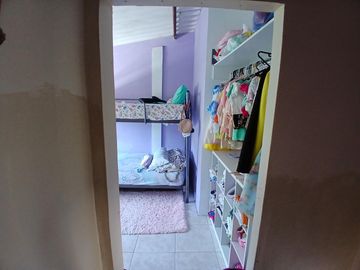 VENTA CASA URB. BEATA MERCEDES MOLINA (RS)