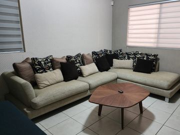CASA EN VENTA EN COL. PUERTA DE HIERRO EN MONTERREY