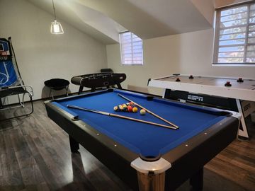 CASA EN VENTA EN COL. PUERTA DE HIERRO EN MONTERREY