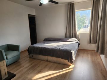 CASA EN VENTA EN COL. PUERTA DE HIERRO EN MONTERREY