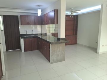 VENTA CASA MUCHO LOTE I CONJUNTO CERRADO (DB)