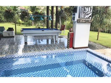 Espectacular casa en Envigado sector Loma del Escobero
