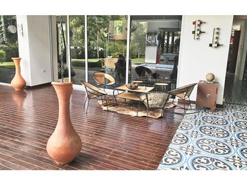 Espectacular casa en Envigado sector Loma del Escobero