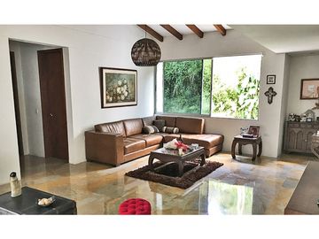 Espectacular casa en Envigado sector Loma del Escobero