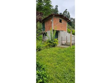 SE VENDE ESPECTACULAR FINCA CAFETERA A 40 MINUTOS DE MANIZALES