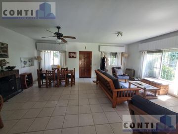 VENTA CHALET BARRIO PARQUE MATHEU