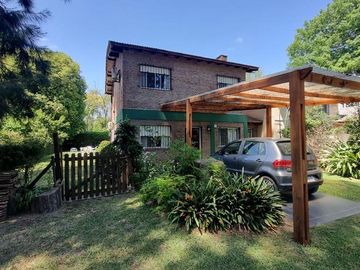VENTA CHALET BARRIO PARQUE MATHEU