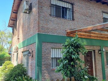 VENTA CHALET BARRIO PARQUE MATHEU
