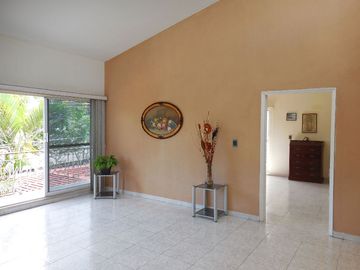 Casa en Fraccionamiento Burgos Bugambilias, 4 recamaras