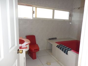 Residencia  en Fraccionamiento Burgos Bugambilias, de  4 recamaras
