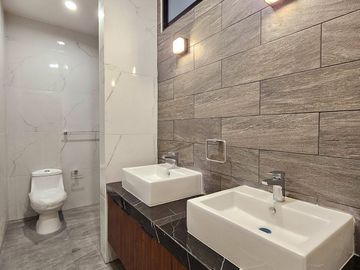 RESIDENCIA DE 4 RECÁMARAS AL NORTE DE VILLA DE ÁLVAREZ
