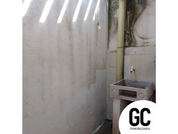 Se vende y se arrienda Casa con 2 aptos - villas de soledad  - soledad
