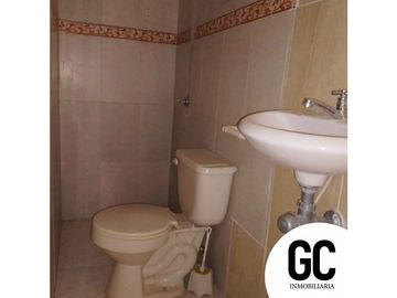 Se vende y se arrienda Casa con 2 aptos - villas de soledad  - soledad