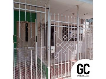 Se vende y se arrienda Casa con 2 aptos - villas de soledad  - soledad