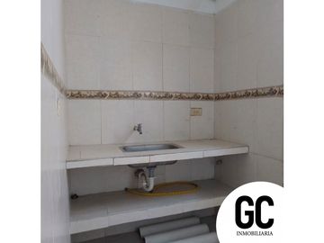 Se vende y se arrienda Casa con 2 aptos - villas de soledad  - soledad