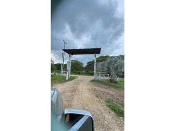 Finca ganadera de 121 hectáreas en venta en Polo Nuevo, Atlántico