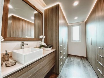 Luxury Departamentos en Loma Dorada, 2 y 3 Recamaras, Centricos y de LUJO !!