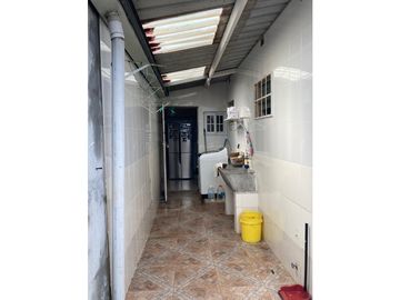 SE VENDE HERMOSA CASA EN PRADERAS DEL CAMPO CHORRERA