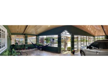SE VENDE HERMOSA CASA EN PRADERAS DEL CAMPO CHORRERA