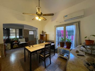 Casa PH en venta en Castelar Sur
