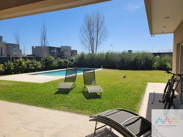Casa en venta en Canning
