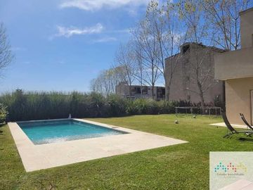 Casa en venta en Canning