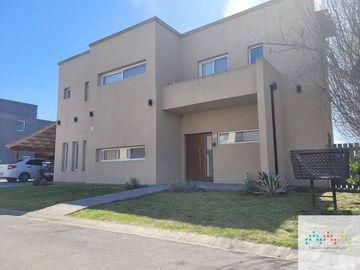 Casa en venta en Canning