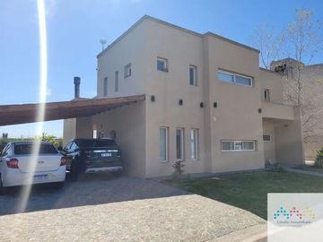 Casa en venta en Canning