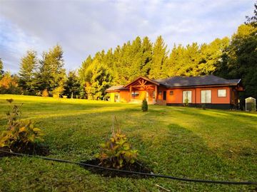 Casa en Venta en condominio canto del lago