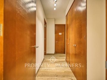 Exclusivo departamento N/O en primer piso con jardín y piscina, Hermanos Cabot