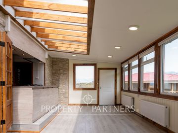 Gran terreno con hermosa casa en KM 9 1/2 Norte