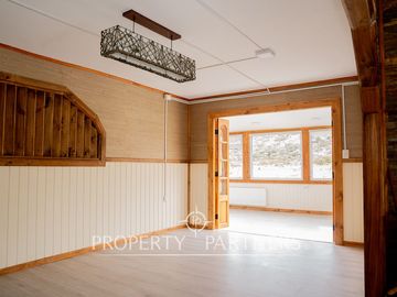 Gran terreno con hermosa casa en KM 9 1/2 Norte