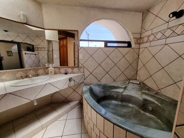 CASA EN VENTA  ESTILO MEXICANO EN CAMPESTRE MORILLOTLA! A UN MIN DE PERIFÉRICO!