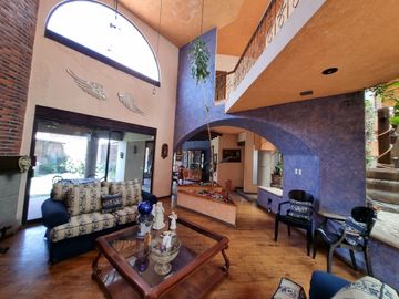 CASA EN VENTA  ESTILO MEXICANO EN CAMPESTRE MORILLOTLA! A UN MIN DE PERIFÉRICO!