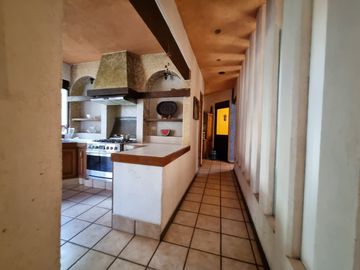 CASA EN VENTA  ESTILO MEXICANO EN CAMPESTRE MORILLOTLA! A UN MIN DE PERIFÉRICO!