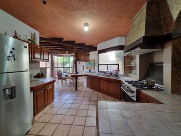 CASA EN VENTA  ESTILO MEXICANO EN CAMPESTRE MORILLOTLA! A UN MIN DE PERIFÉRICO!