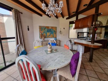 CASA EN VENTA  ESTILO MEXICANO EN CAMPESTRE MORILLOTLA! A UN MIN DE PERIFÉRICO!